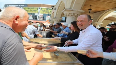 Geyve’de binlerce kişiye aşure ikramı