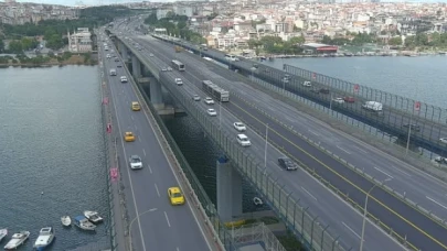 İstanbul Büyükşehir Belediyesi Haliç Köprüsü metrobüs yolundaki asfalt yenileme çalışmasını bitirdi