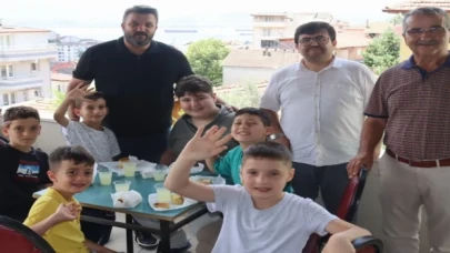 İzmit Belediyesi Kur’an Kurslarına başlayan çocukları yalnız bırakmadı