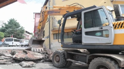 İzmit Tavşantepe Caddesi’nde konforlu ulaşım için çalışılıyor