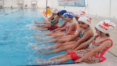 İzmit’te ’Yüzme Bilmeyen Kalmasın’da eğitimler başladı