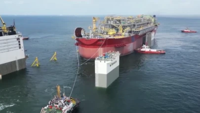 Karadeniz’de görev alacak dev tesis... Doğal gaz denizde işlenecek...