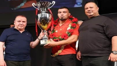 Kırkpınar Başpehlivanı Yusuf Can Zeybek’e coşkulu karşılama