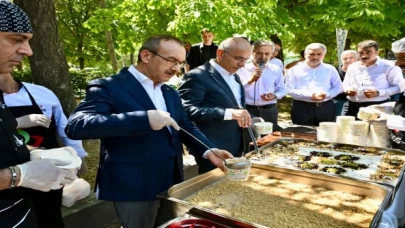 Malatya Vefa Konağı’nda aşure ikramı