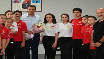 Manisa’da Başkan Zeyrek milli sporcularla buluştu