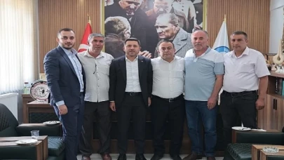 Nevşehir Belediye Başkanı Rasim Arı, Derinkuyu Belediye Başkanı Taner İnce’yi makamında ziyaret etti