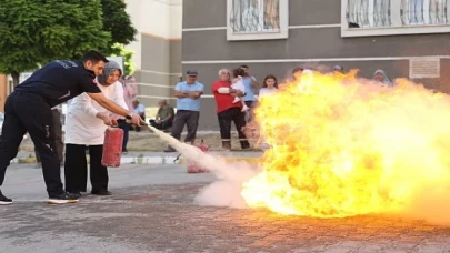 Nevşehir Belediyesi İtfaiyesi, Mehmet Akif Ersoy Mahallesi TOKİ Konutları’ndaki mahalle sakinlerine ve blok görevlilerine yangınla mücadele eğitimi verdi