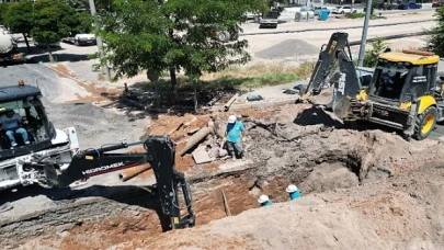 Nevşehir Belediyesi tarafından 2000 Evler Mahallesi’nde gerçekleştirilen içme suyu ana isale hattı yenileme çalışmaları tamamlandı