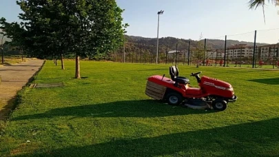 Salihli Belediyesi’nden Yeşil Alanlara Bakım Çalışması