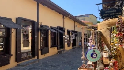 Tarihi köprü sanatın merkezi olmaya devam ediyor