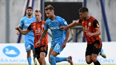 Trabzonspor UEFA Avrupa Ligi ikinci eleme turunda Ruzomberok'u deplasmanda 2-0 yendi