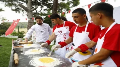Ünlü Şef Kızılay’ın kampında tecrübe paylaştı