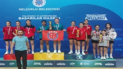 Yalovalı masa tenisçileri Türkiye üçüncüsü