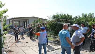 Seferihisar’da tarım arazilerine zarar veren hobi bahçelerinin yıkımı devam ediyor