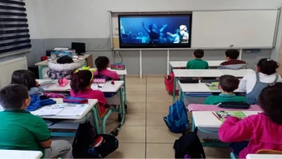 Bursa’da ilk ders ”Dersimiz Cumhuriyete Doğru”