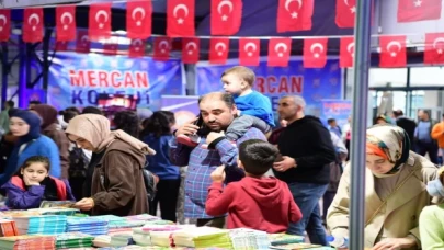 Yazarlar ve okurlar Malatya’da buluştu
