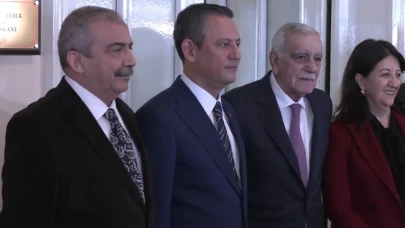 Öcalan'ı ziyaret eden Dem Parti heyeti Özgür Özel ile bir araya geldi