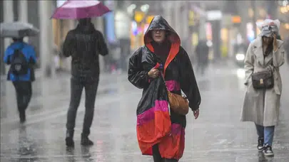 Meteoroloji’den kritik uyarı: Batı bölgelerinde sıcaklık düşüyor, kuvvetli yağış geliyor