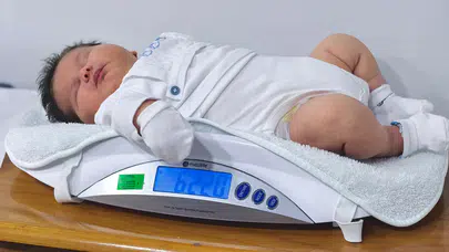 Bursa'da 6 kilo 150 gram ağırlığıyla dünyaya gelen Ali Atilla bebek son yılların en büyük bebeği oldu