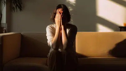 Depresyon ve kaygının arkasında hormonlar mı var?