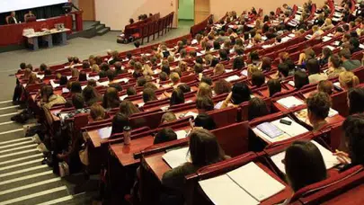 YÖK’ten büyük hamle: Öğrenciler 3 yılda mezun olabilecek