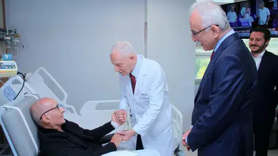 Eski CHP Genel Başkanı Hikmet Çetin taburcu edildi