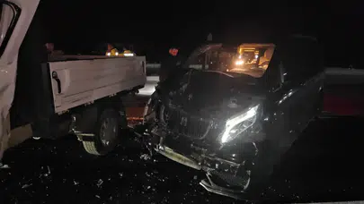 Çorum’da kamyonetle minibüs çarpıştı: Anahtar Parti Genel Başkan Yardımcısı yaralandı