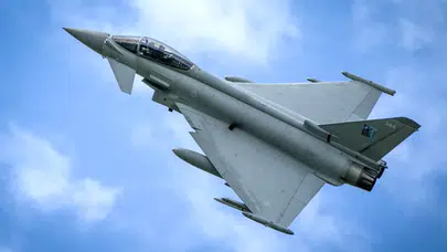 MSB, 20 adet yeni Eurofighter Typhoon uçağı için 5,4 milyar sterlinlik sözleşme imzalandığını duyurdu