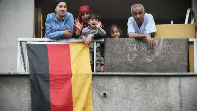 Almanya, göçmenlere sunduğu 3 yılda vatandaşlık hakkını kaldırdı