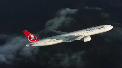 THY uçağında ‘bomba var’ şakası panik yarattı: Yolcu uçaktan indirildi