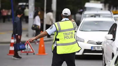 İstanbul’da Cumhuriyet Bayramı provası nedeniyle bazı yollar trafiğe kapatıldı