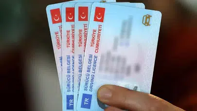 Eski tip ehliyet sahiplerine kritik uyarı: Ücretler fırlayacak!