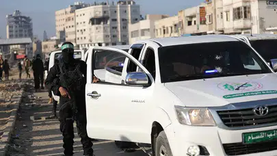 İsrail ordusu: Kızılhaç, esirin cenazesini teslim aldı