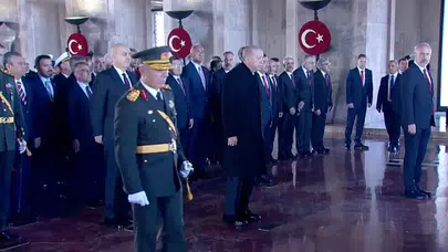 Cumhurbaşkanı Erdoğan ve Devlet Erkanı Anıtkabir’i ziyaret etti