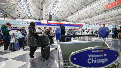 ABD'de hükümetin kapanması krize yol açtı: Çalışan yetersizliği sebebiyle 9 binden fazla uçuş ertelendi!