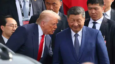 Trump ve Şi Cinping, APEC Zirvesi kapsamında Busan’da görüştü