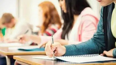 YÖK Başkanı Özvar: Üniversite eğitiminin 3 yıla düşürülecek olmasından veliler ve öğrenciler memnun