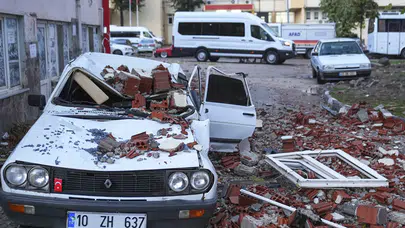 Balıkesir’de 6,1 büyüklüğünde deprem sonrası okullar 1 gün tatil edildi