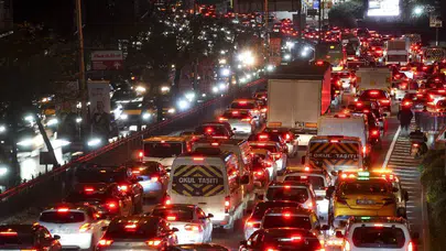 İstanbul’da mesai sonu trafik çilesi: Yoğunluk yüzde 87’ye çıktı
