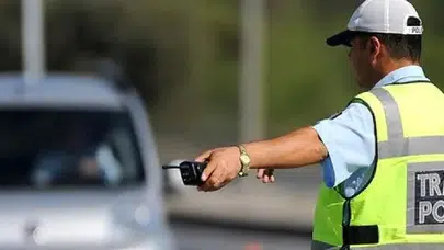 Ali Yerlikaya’dan makas atan sürücülere uyarı: Yeni Trafik Kanunu ile ehliyet ve araç geri alınacak