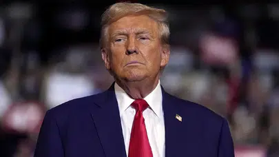 Trump’tan kapanma hamlesi: Askerlerin maaşları ödenecek, binlerce federal çalışan işten çıkarıldı