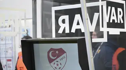 Galatasaray - Beşiktaş derbisinde hakemler belli oldu