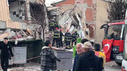 Gebze’de yedi katlı bina çöktü: Enkaz altında kalan 5 kişi için kurtarma çalışmaları sürüyor