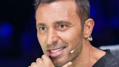 Mustafa Sandal'dan İngiltere'den aldığı ömürlük vizeye ilişkin açıklama