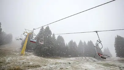 Uludağ'a mevsimin ilk karı yağdı