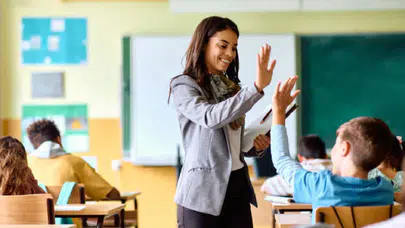 24 Kasım Öğretmenler Günü Mesajları: En Anlamlı, Duygusal ve Kısa Kutlama Sözleri