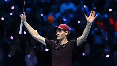 Jannik Sinner, ATP Finalleri’nde Alcaraz’ı mağlup ederek şampiyon oldu