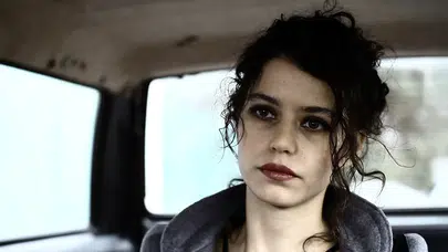 Beren Saat 12 yıl aradan sonra beyazperdeye dönüş yapıyor