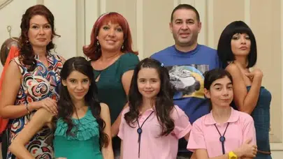 Eteklerdeki taşlar dökülüyor: Evrim Akın iddialarına Alemin Kralı oyuncuları da dahil oldu