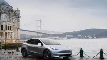 Tesla, CarPlay testlerine başladı: Apple entegrasyonu yolda